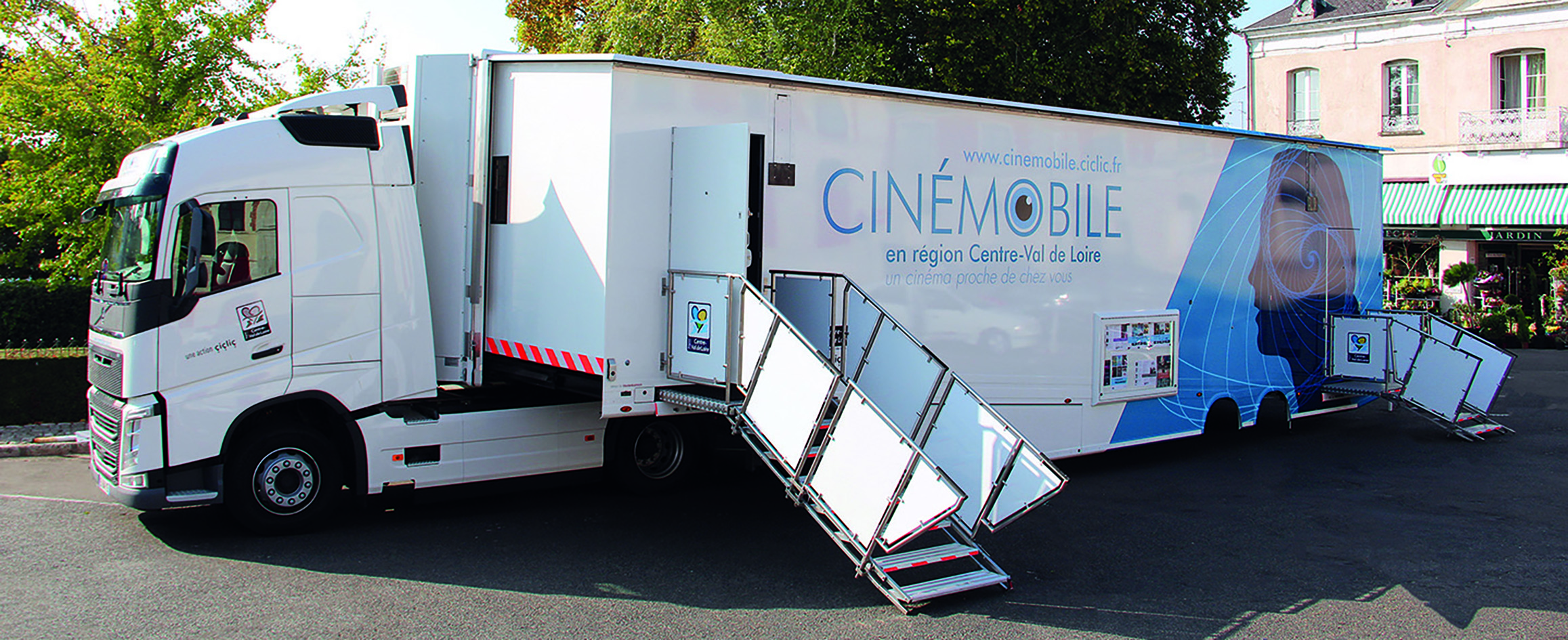 CINEMOBILE