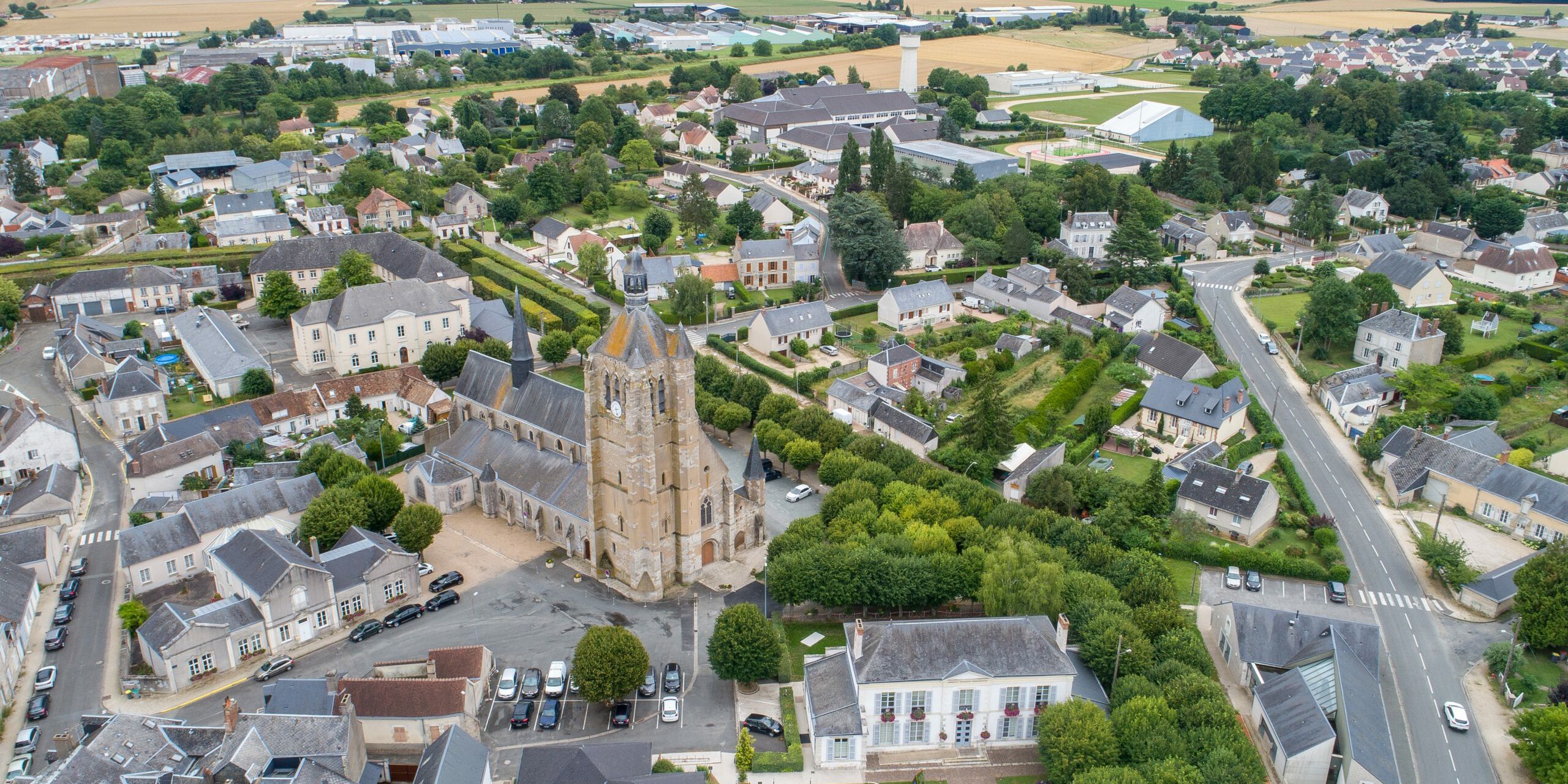 Vue aérienne de la ville de Neuville aux bois