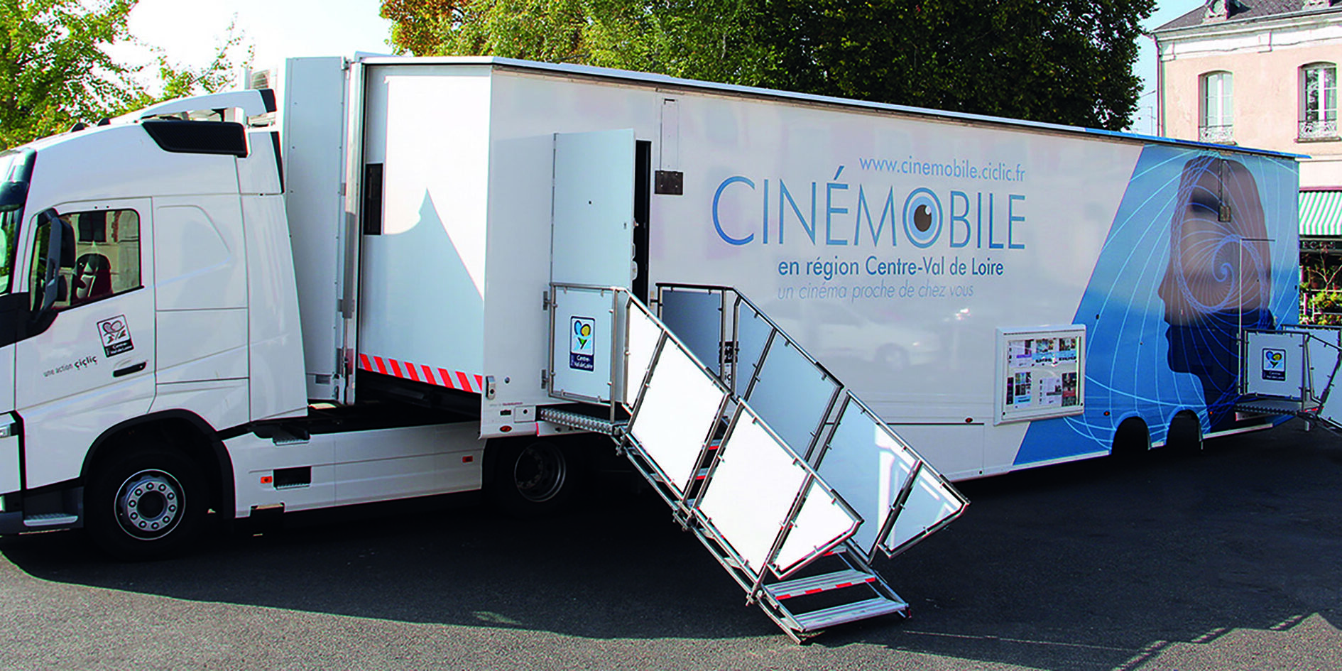 CINEMOBILE